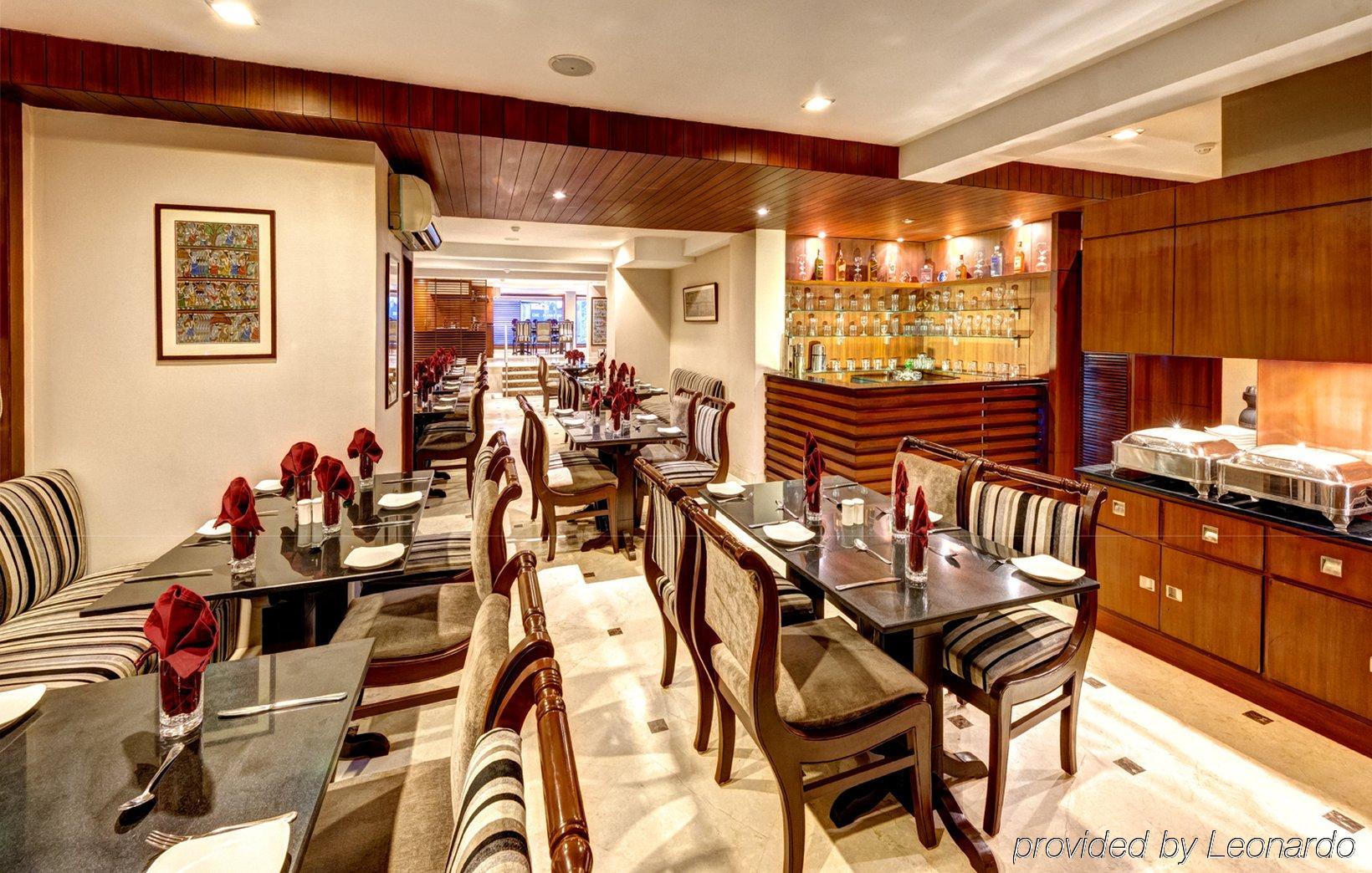 Hotel Casa Fortuna Kalküta Restoran fotoğraf